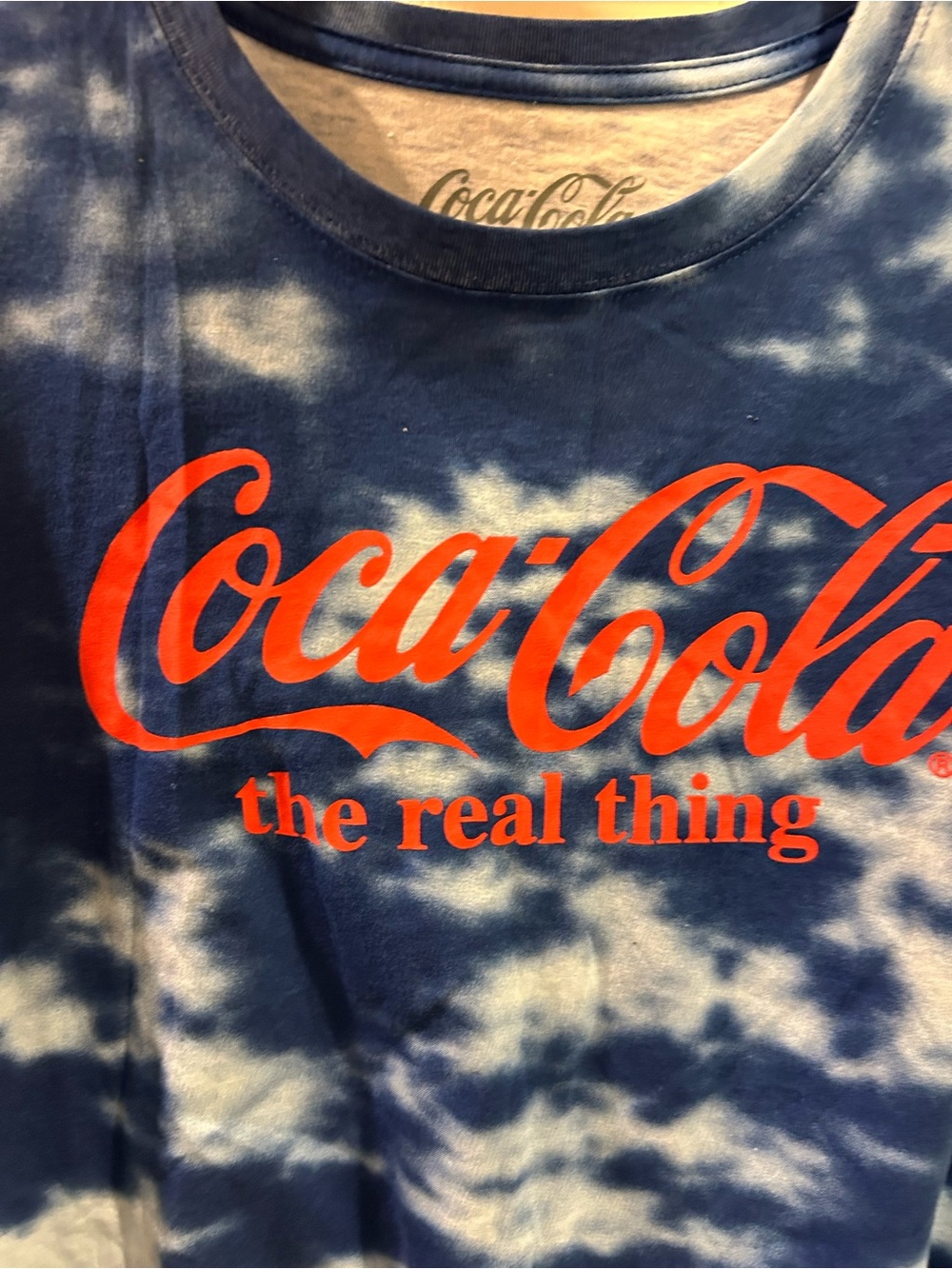 Coca-Cola The Real Thing Blue Tie Dye Cropped Graphic T-Shirt NWT Women's size L - Picture 2 of 5